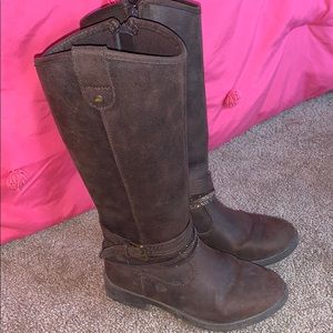 Brown boots